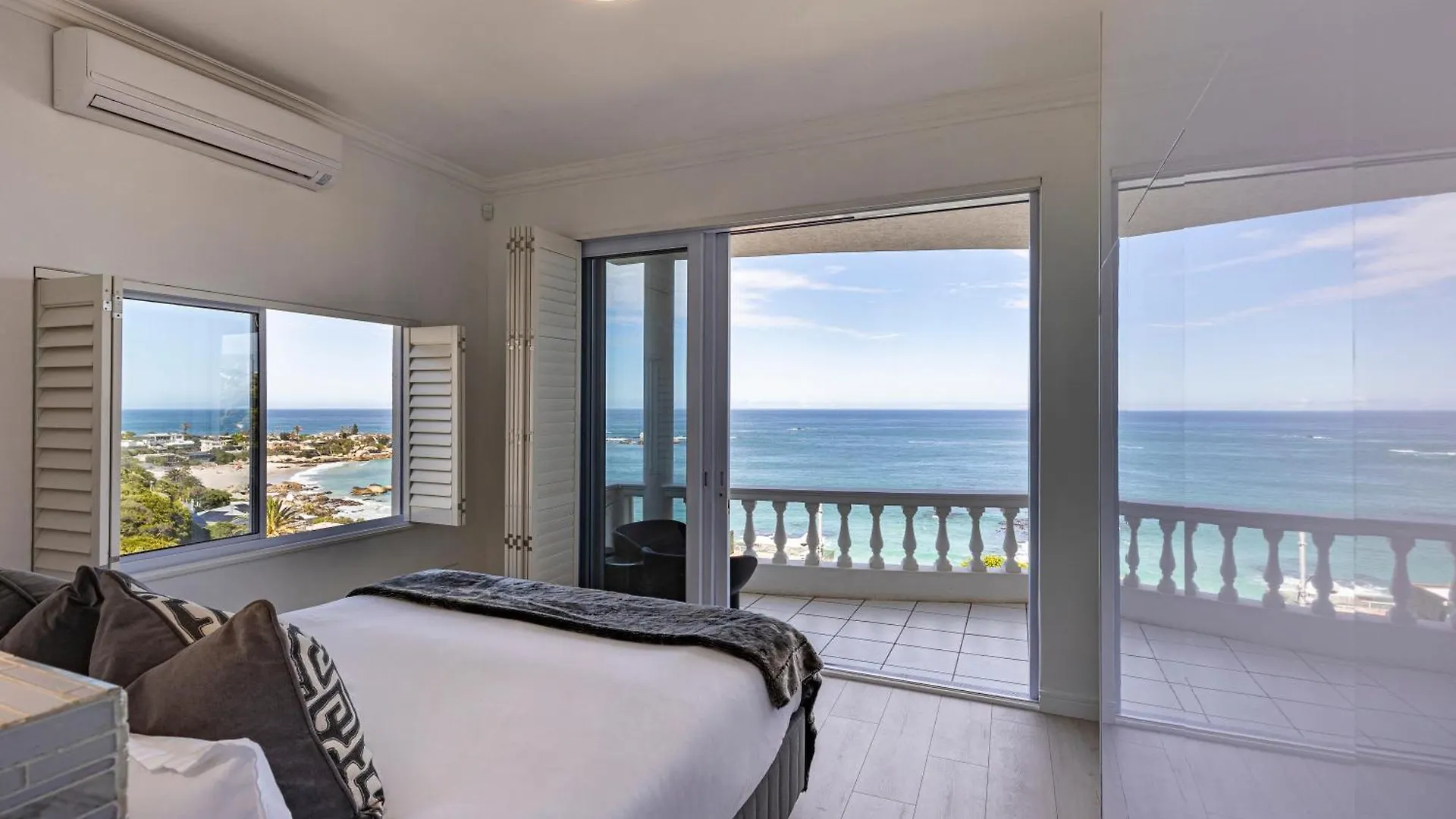 Clifton Yolo Spaces - Clifton Beachfront Apartments ケープタウン 0*,  南アフリカ