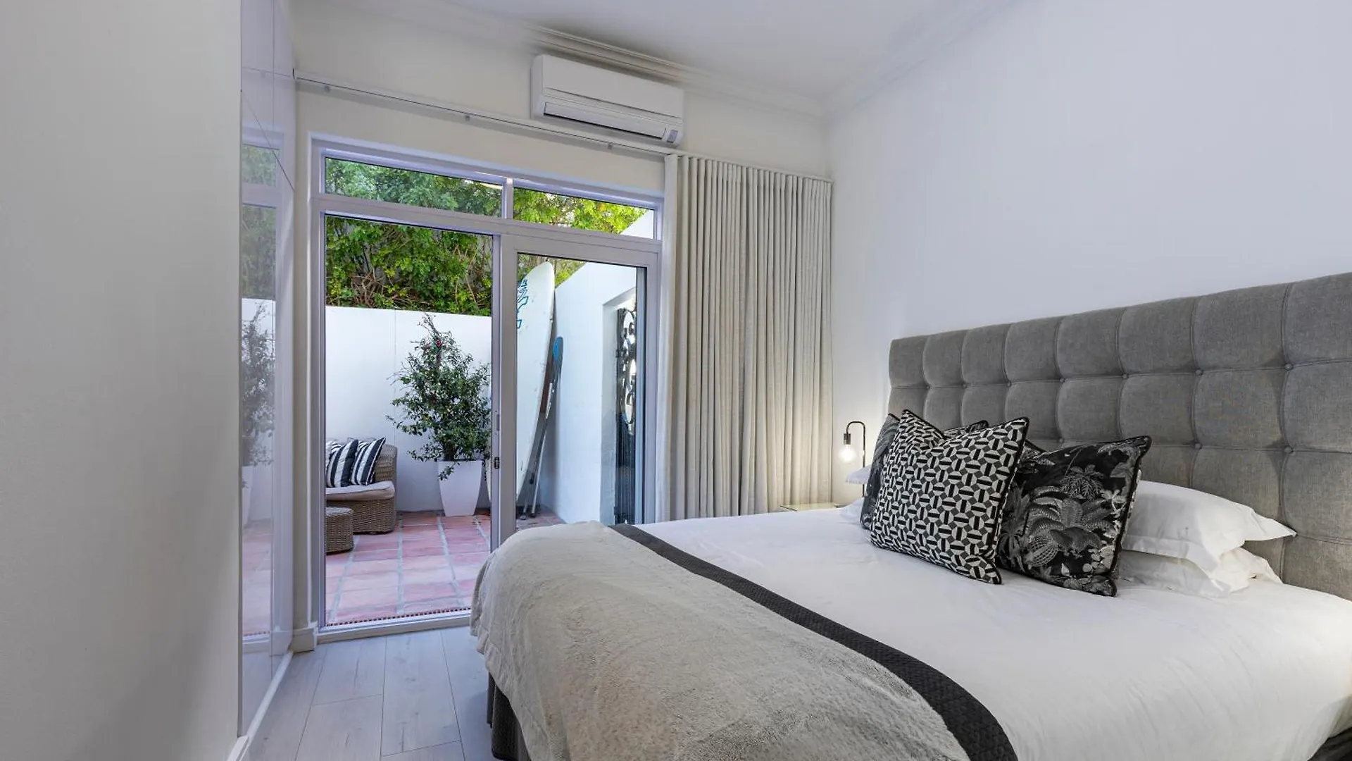 Clifton Yolo Spaces - Clifton Beachfront Apartments ケープタウン