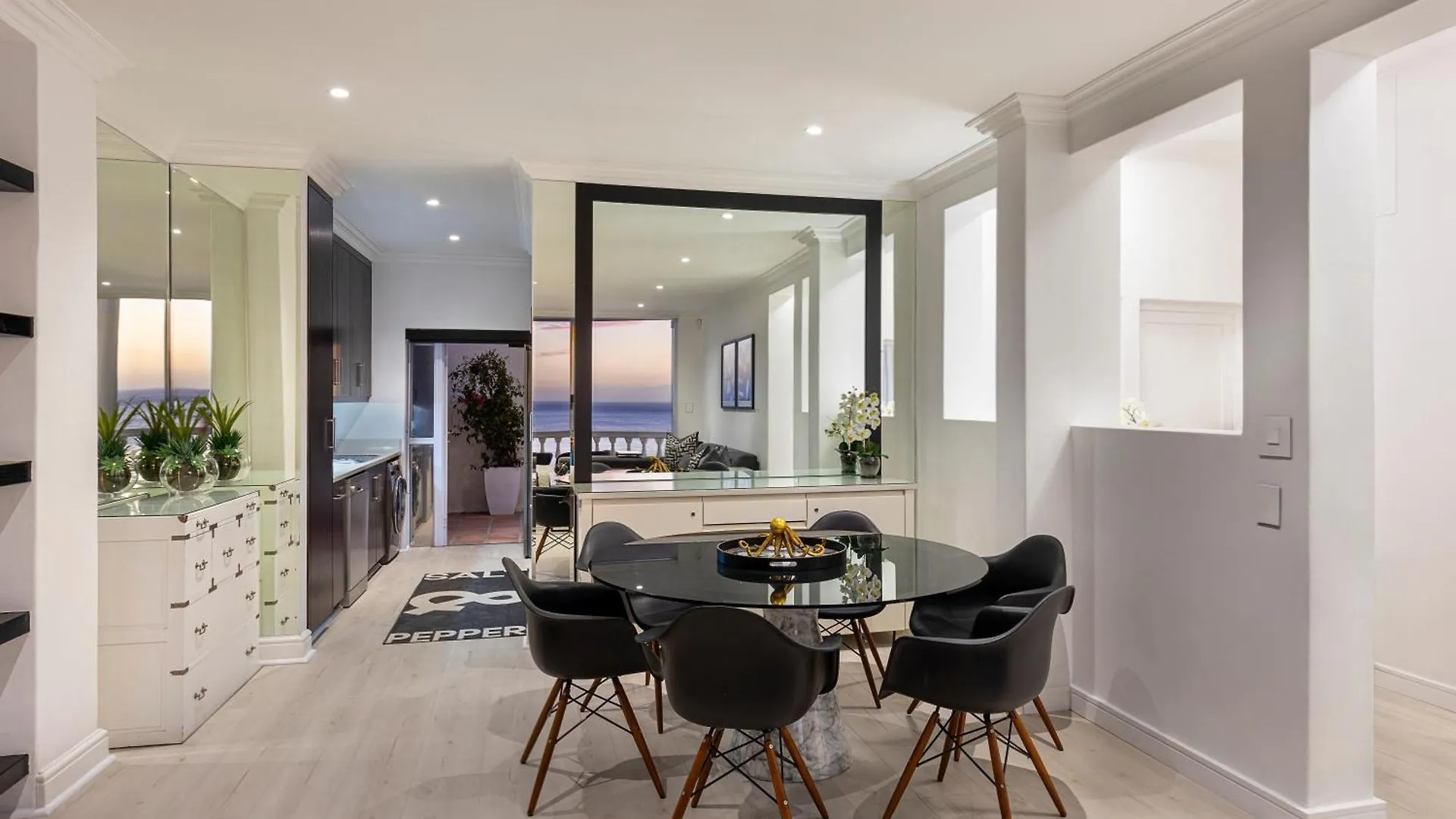 Clifton Yolo Spaces - Clifton Beachfront Apartments ケープタウン