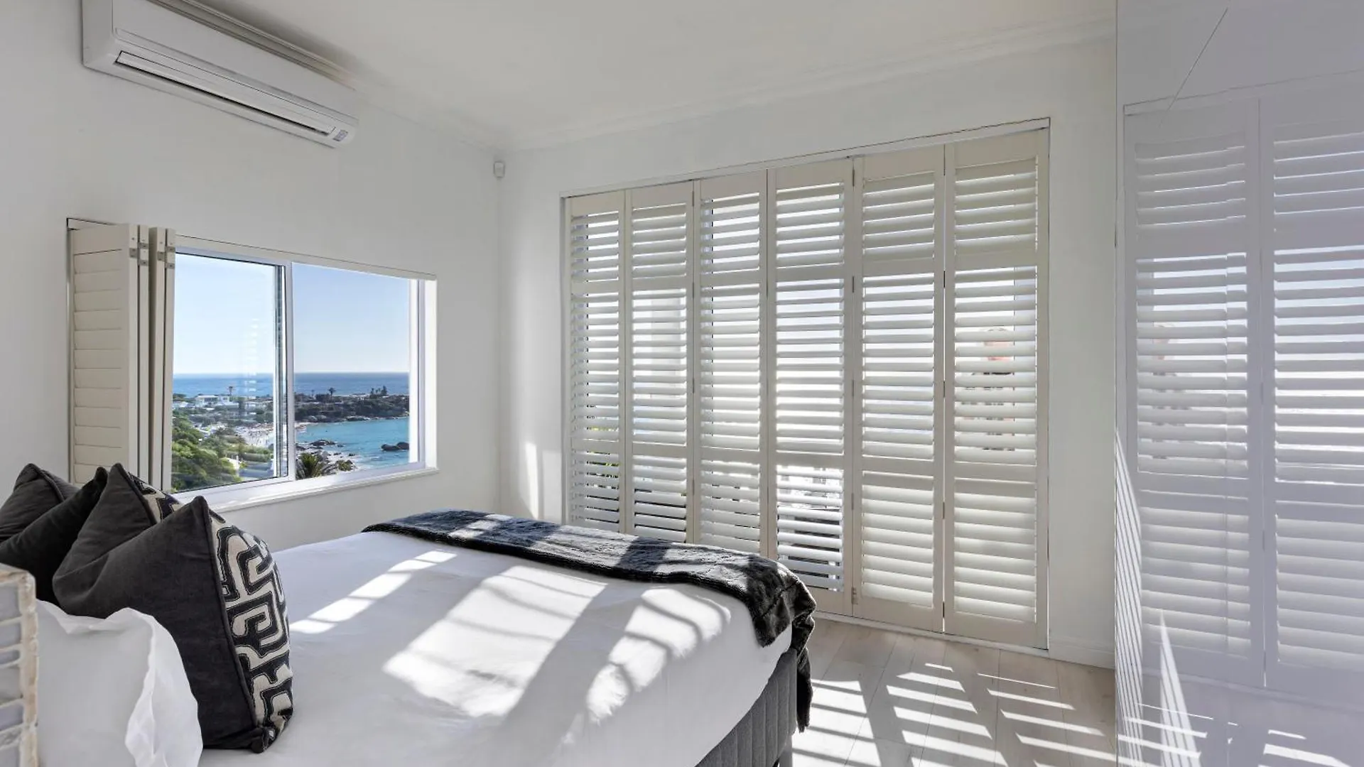 Clifton Yolo Spaces - Clifton Beachfront Apartments ケープタウン