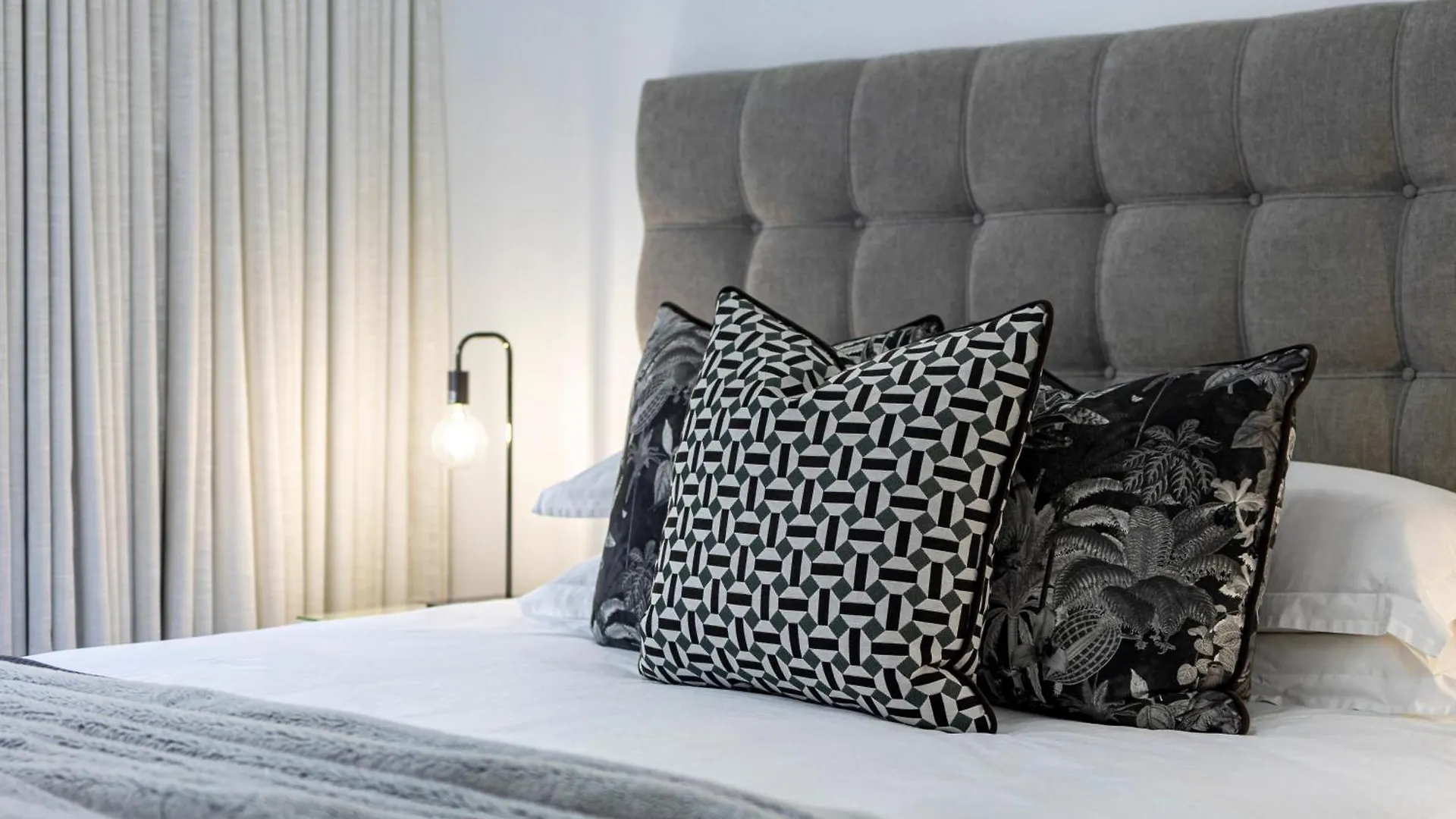 Clifton Yolo Spaces - Clifton Beachfront Apartments ケープタウン 0*,  南アフリカ