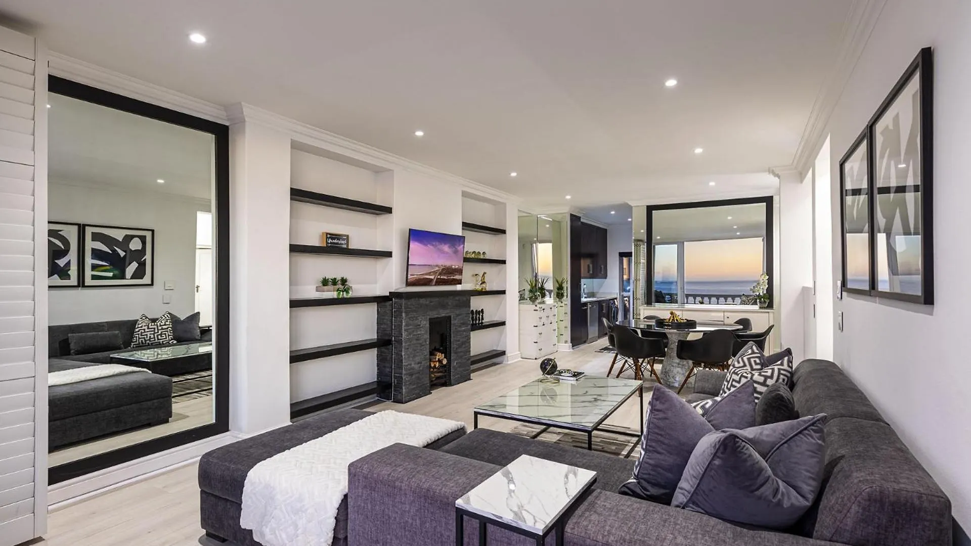 Clifton Yolo Spaces - Clifton Beachfront Apartments ケープタウン 0*,  南アフリカ
