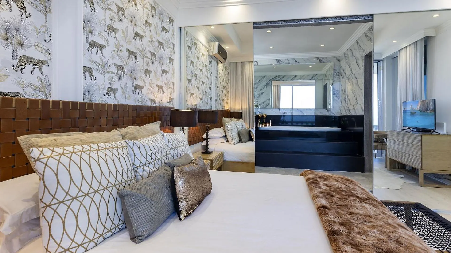 Clifton Yolo Spaces - Clifton Beachfront Apartments ケープタウン