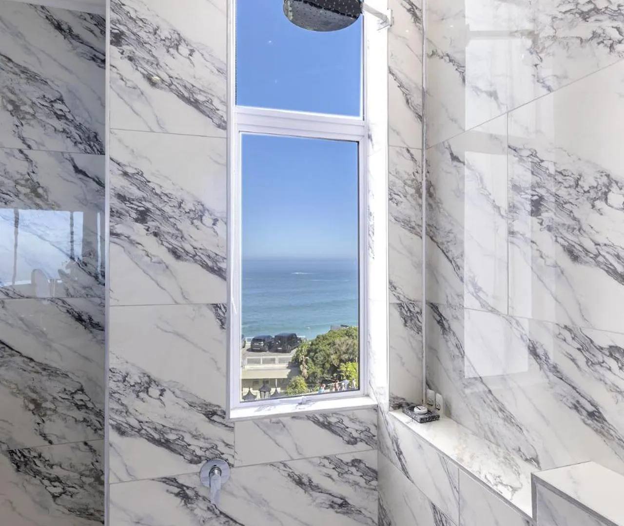 Clifton Yolo Spaces - Clifton Beachfront Apartments ケープタウン 0*,  南アフリカ